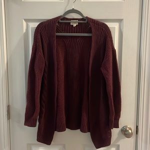 XS/S Chunky Burgundy Cable-Knit Cardigan